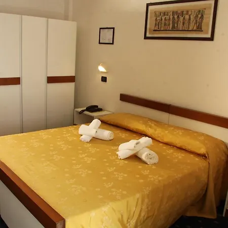 Hotel Tilly 3*