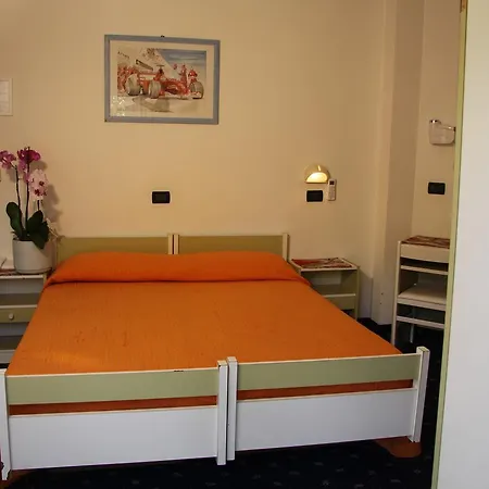 Tilly Hotel