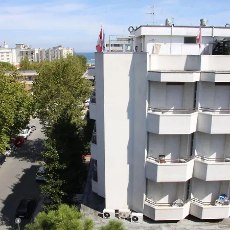 Hotel Tilly 3*