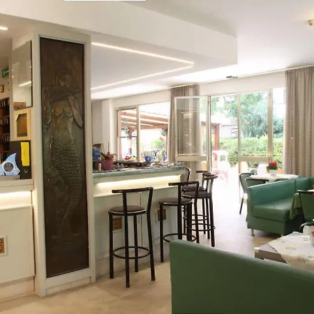 Tilly Hotel